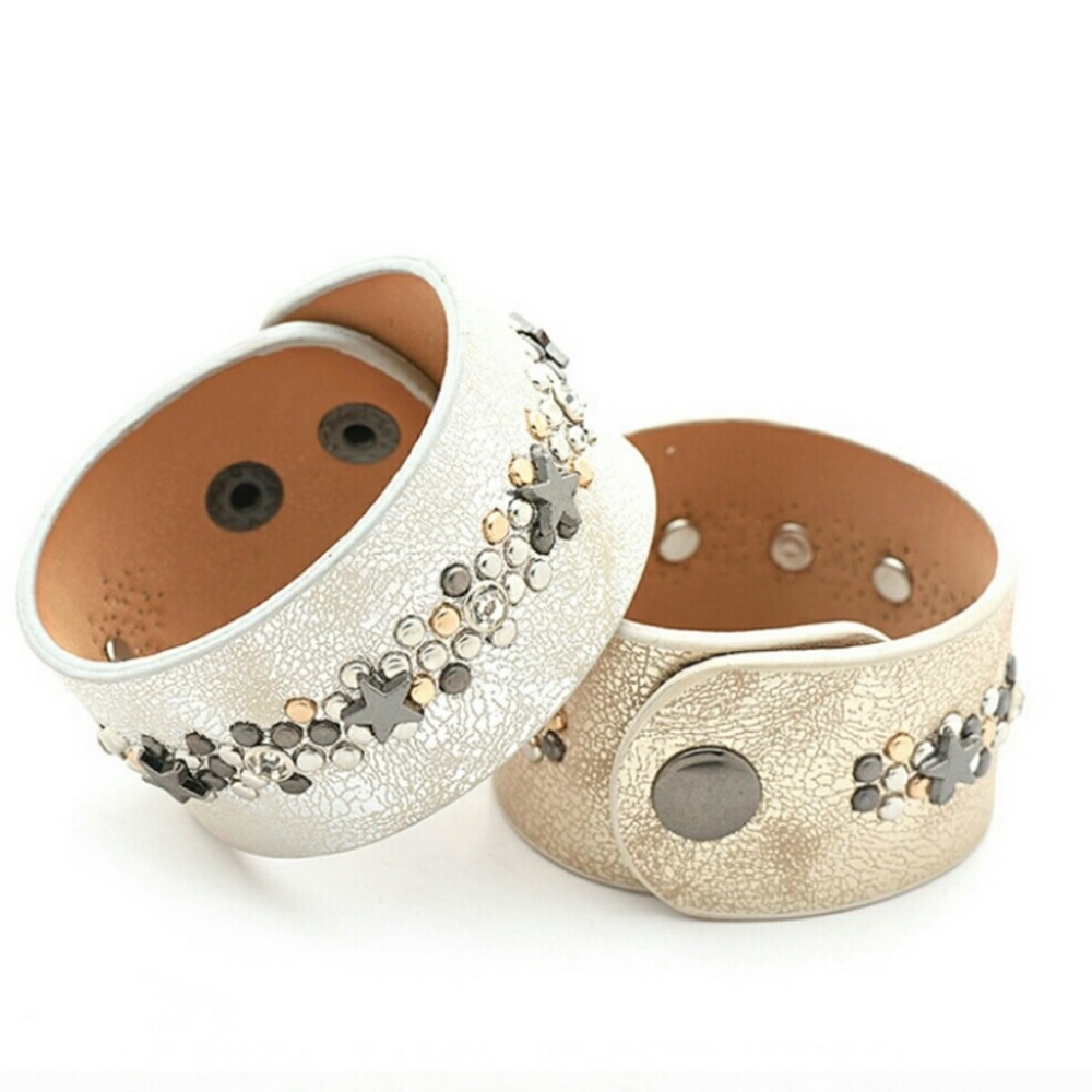 Handcrafted Leather Star Rivet Cuff - Picture 2 of 6
